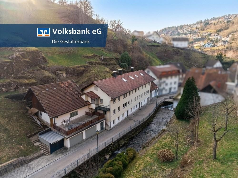 Immobilie in Bad Peterstal-Griesbach - ***Viel Potenzial in großem Haus  auf großzügigem Grundstück - 4 Wohnungen in Bad-Peterstal*** - Bild 0