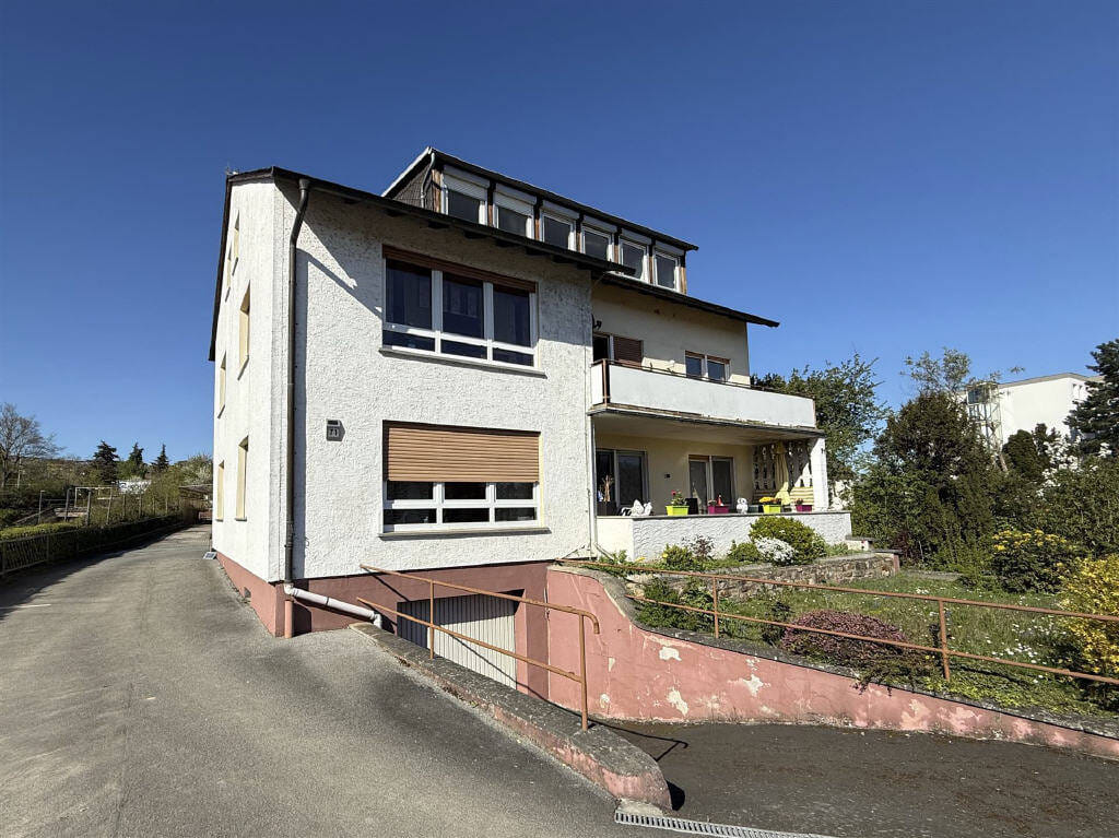 Immobilie in Rüdesheim am Rhein - Großes 3 Familienhaus mit 2 Balkonen und schönem Garten - Bild 2