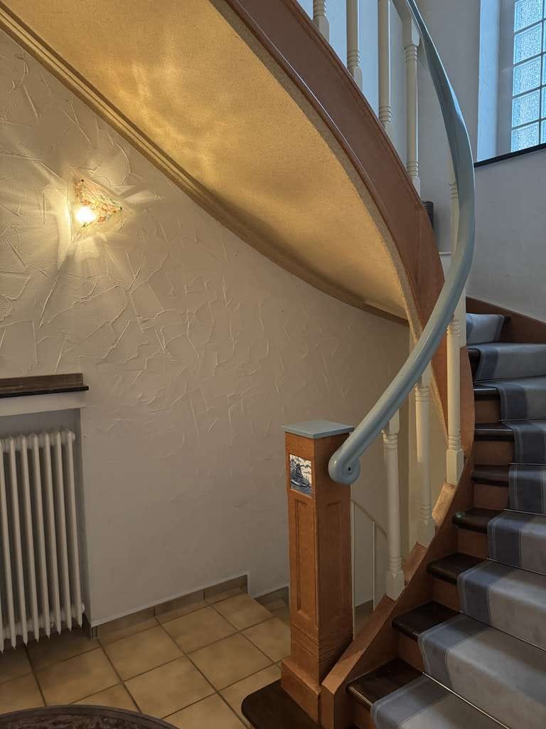 Immobilie in Brühl - Historisches Stadthaus in bester Lage: Großzügiger Wohnraum und zahlreiche Nutzungsmöglichkeiten - Bild 2