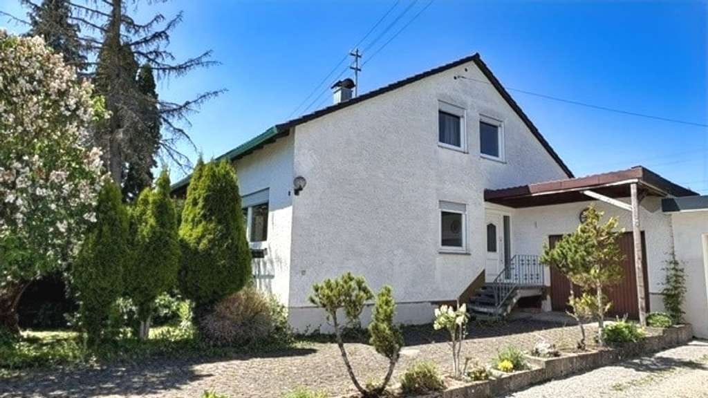 Immobilie in Oberndorf am Neckar - Mit handwerklichem Geschick zum Eigenheim  -renovierungsbedürftiges Wohnhaus in bester Wohnlage
 - Bild 2