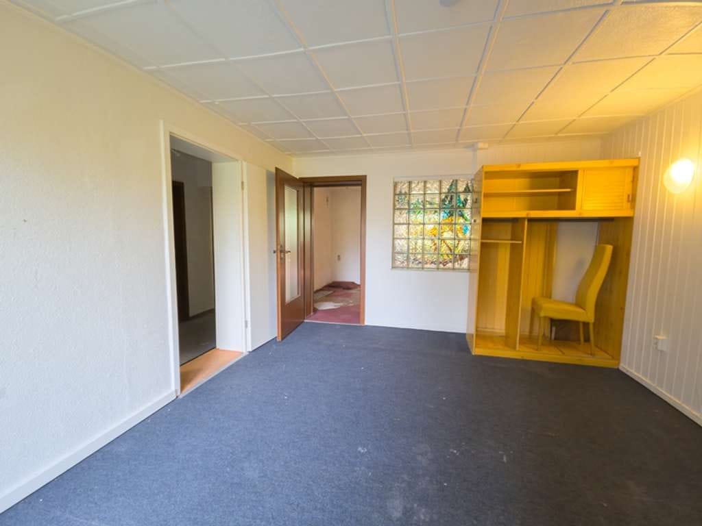 Immobilie in Schenefeld - westimmobilien: Forme Überholtes zum Traum... Teilsaniertes Reihenmittelhaus mit viel Potenzial - Bild 1