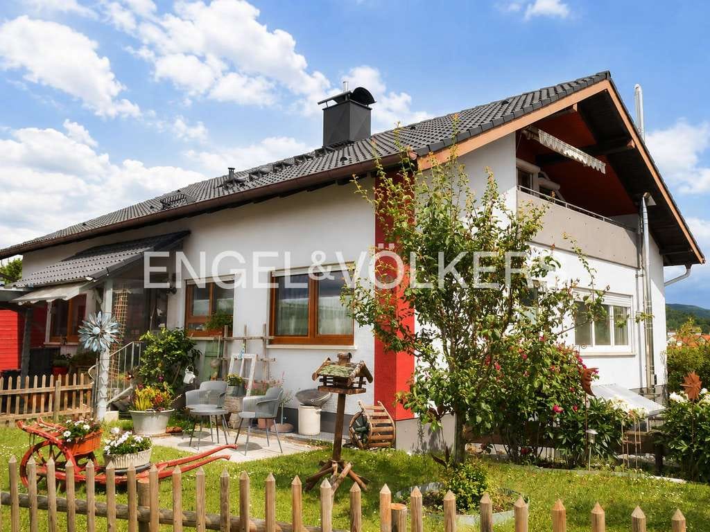 Immobilie in Ofterdingen - Attraktives 2-3 Familienhaus mit herrlichem Garten, Aussicht + Parkflächen • bestens gepflegt und... - Bild 0