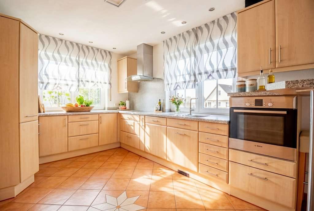 Immobilie in Affing - Wohnkomfort pur: Großzügiges Zuhause mit Wintergarten und Gartenidylle - Bild 4