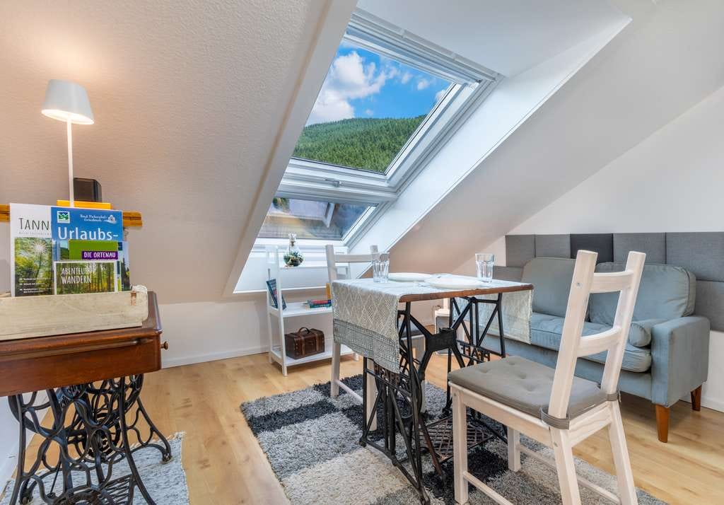 Immobilie in Bad Peterstal-Griesbach - Charmante Dachgeschosswohnung mit Panorama-Dachterrasse im Schwarzwald - Bild 4