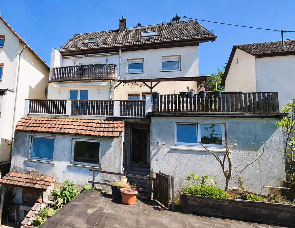 Immobilie in Bad Schwalbach - Kapitalanlage mit Weitblick – Zwei vermietete Wohneinheiten  mit spektakulärer Aussicht - Bild 2