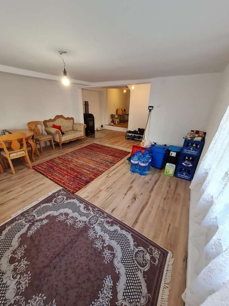 Immobilie in Laichingen - Attraktives Doppelhaus/Doppelhaushälfte mit Einliegerwohnung in zentraler Lage von Laichingen 105 m2 - Bild 1