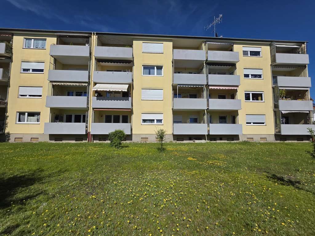 Immobilie in Wolfratshausen - Großzügige 2-Zimmer-Wohnung in Wolfratshausen Waldram - nur 2 Gehminuten zur Isar! - Bild 0