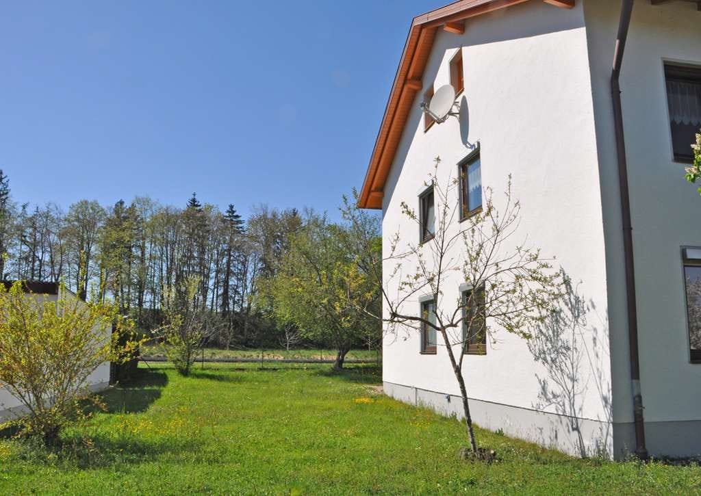 Immobilie in Tacherting - 4-Familienhaus in idyllischer Lage an den Alzauen - Bild 2