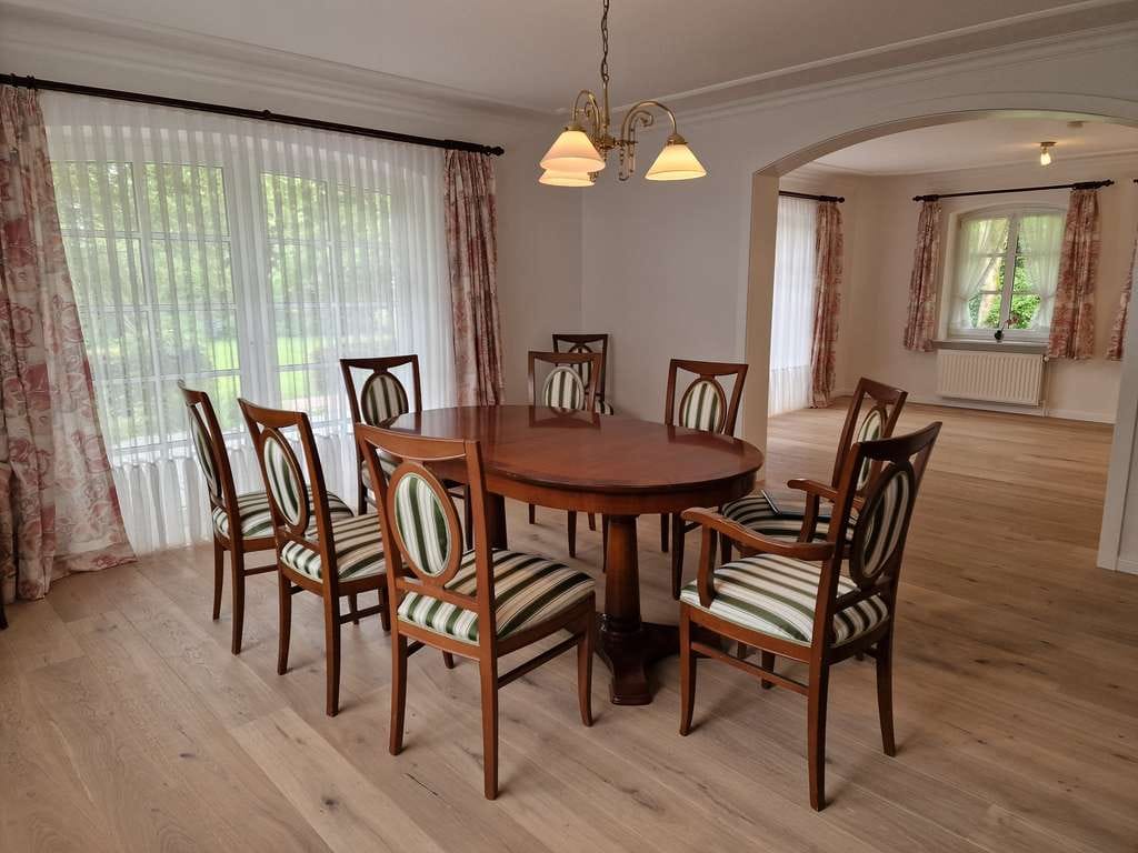 Immobilie in Tetenbüll - Einfamilienhaus mit Garage Viel Raum für Familie, Leben und Mehrgenerationen nahe St. Peter- Ording - Bild 2
