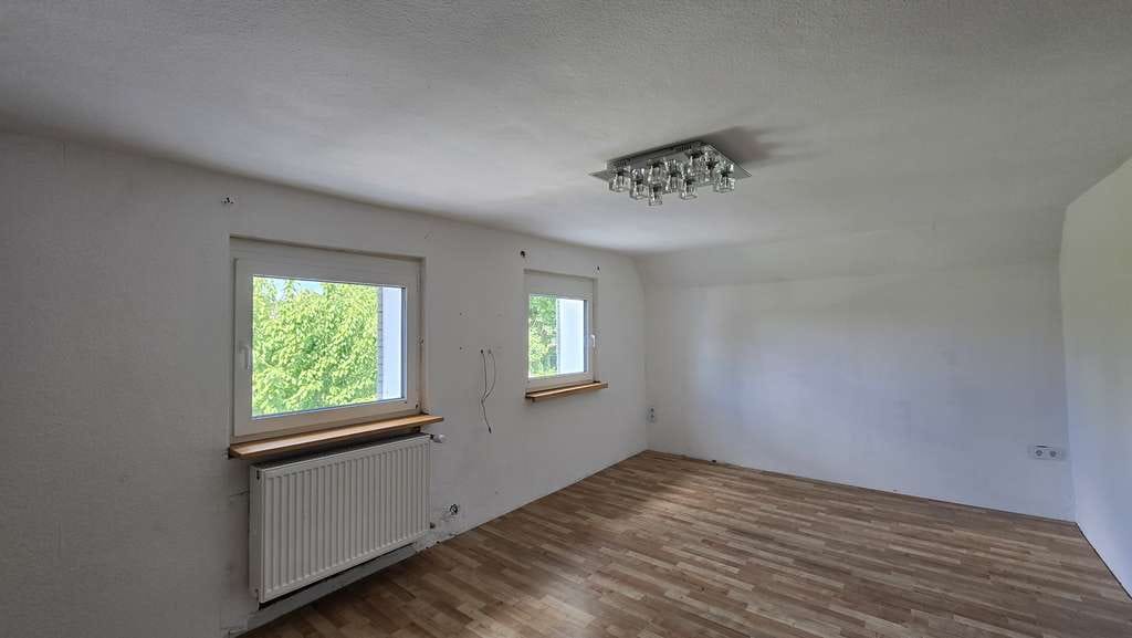 Immobilie in Malsch - Sanierte Haushälfte mit autarker Einliegerwohnung, großzügiger Veranda und Carport in Malsch - Bild 4