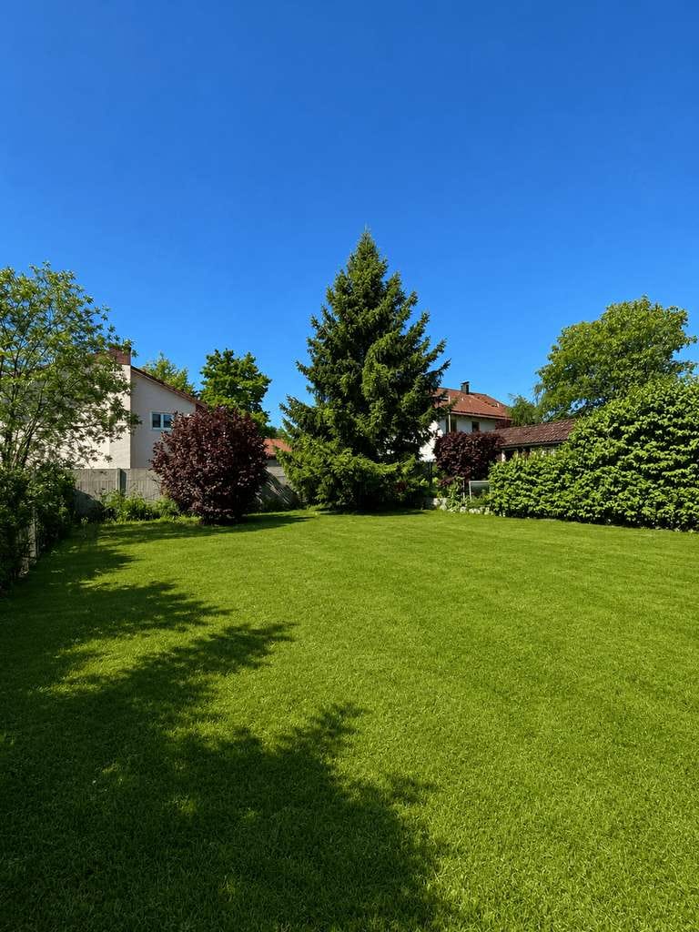 Immobilie in Schöngeising - Charmantes Mehrfamilienhaus mit Entwicklungspotenzial in ruhiger Wohnlage von Schöngeising - Bild 2