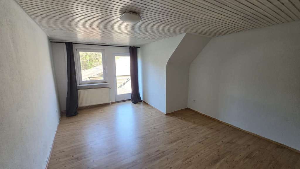 Immobilie in Wanna - Großzügiger Resthof mit zwei Wohnhäusern, Boxenlaufstall und Nebengebäuden - Bild 3