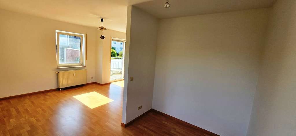 Immobilie in Neuenburg am Rhein - Frisch renovierte 1,5-Zimmer-Wohnung mit gemütlicher Loggia und Stellplatz – zentrumsnah wohnen in g - Bild 2
