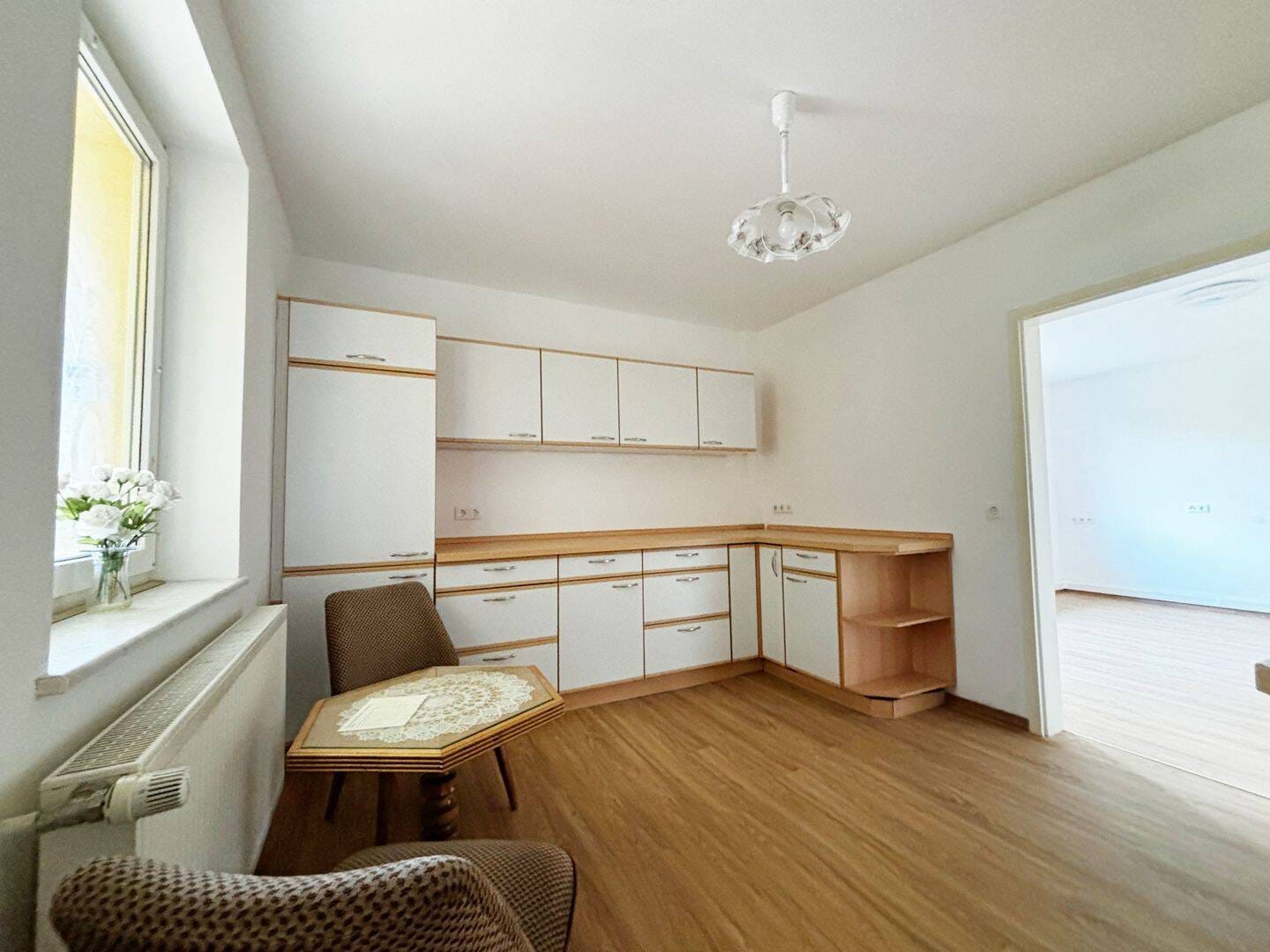 Immobilie in Werben (Elbe) - Renovierte Doppelhaushälfte mit zwei Garagen und vermietbarem Ferienhaus - Bild 1