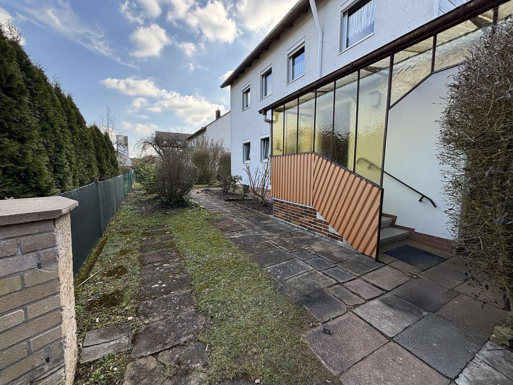 Immobilie in Sachsen bei Ansbach - Vielseitig nutzbares Zweifamilienhaus auf großzügigem Grundstück – ruhige Lage in Sachsen - Bild 1