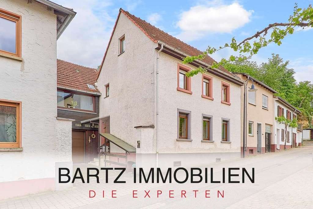 Immobilie in Bobenheim am Berg - Großzügiges Einfamilienhaus mit Wintergarten in naturnaher Lage - Bild 0