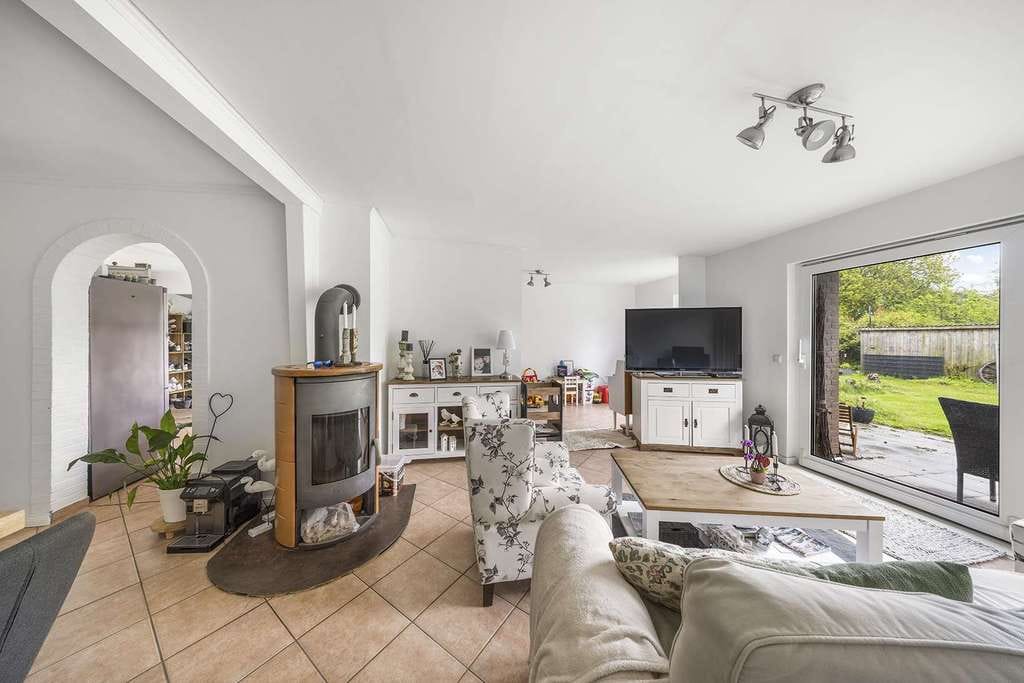 Immobilie in Kirchspiel Garding - Einziehen & Wohlfühlen: Modernisiertes Zuhause mit Kamin & Sauna - Bild 4
