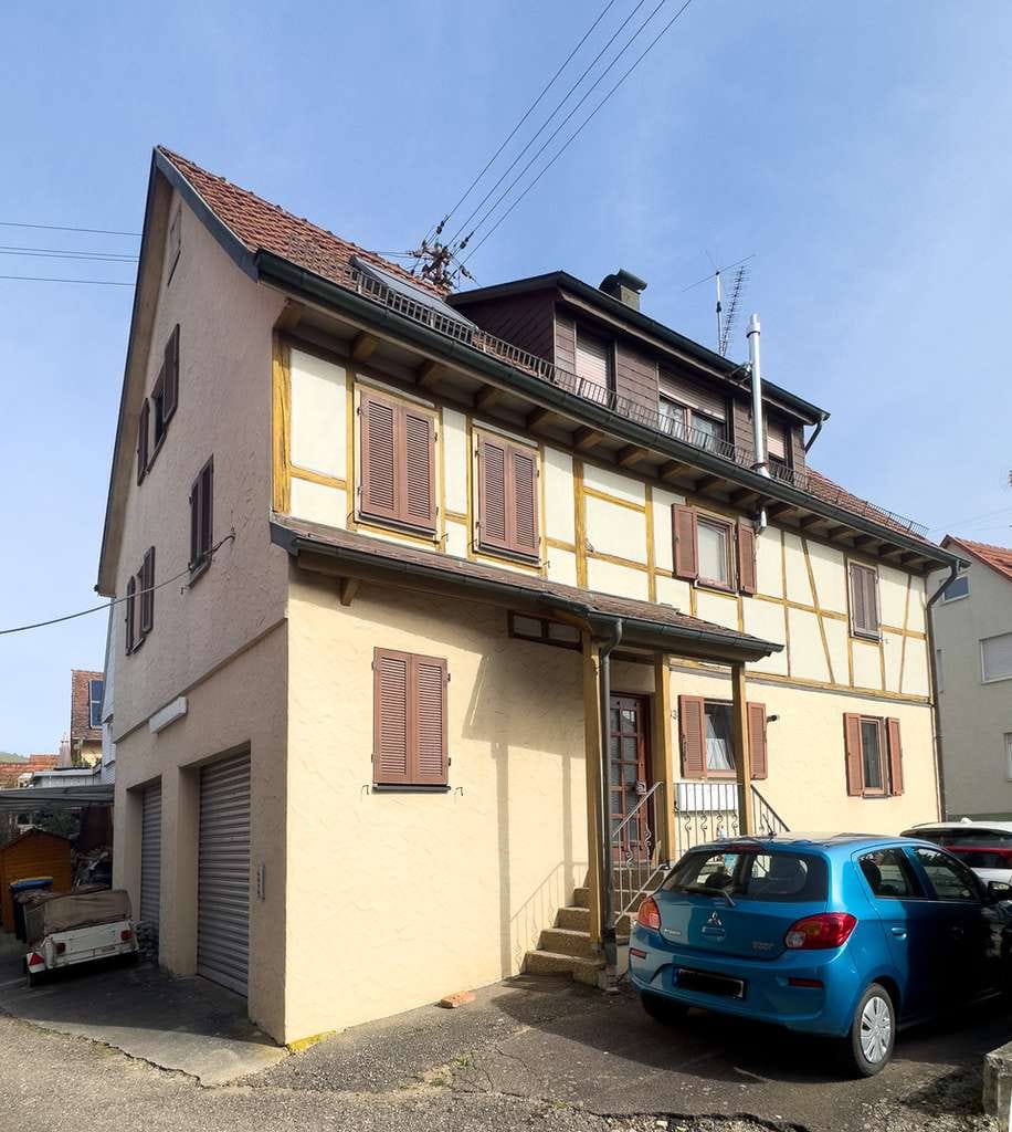 Immobilie in Weinstadt - Weinstadt - Schnait, erst die Renovierung und dann die Freude! 3 Familienhaus + große Garage. - Bild 0