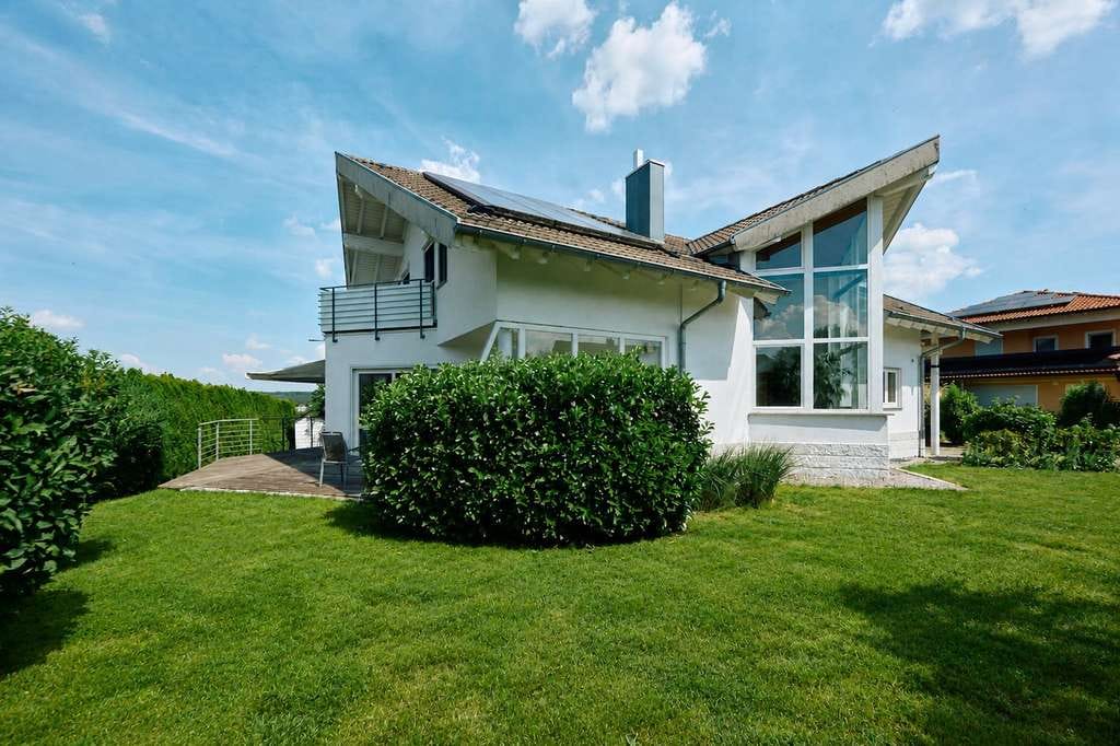 Immobilie in Frittlingen - Design trifft Wohnkomfort – Architektenhaus mit sonnigem Garten und viel Platz für Ihre Ideen - Bild 0