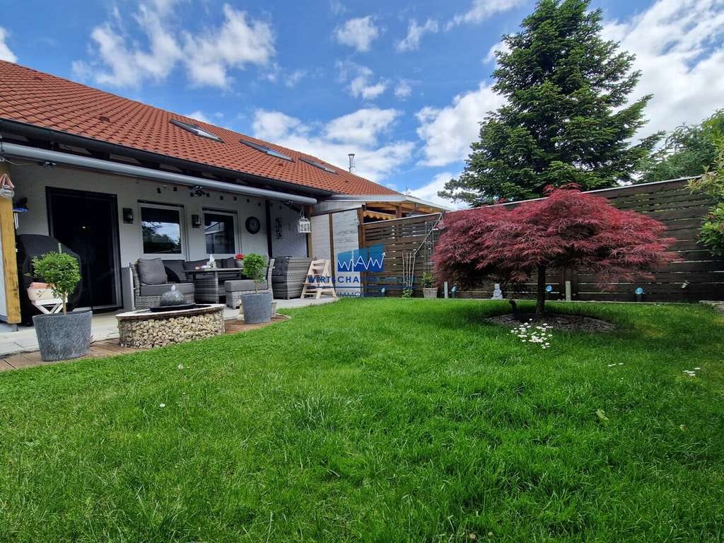 Immobilie in Jettingen - Charmante Maisonette-Wohnung mit Hauscharakter, Garage, und schönem Garten - Bild 0
