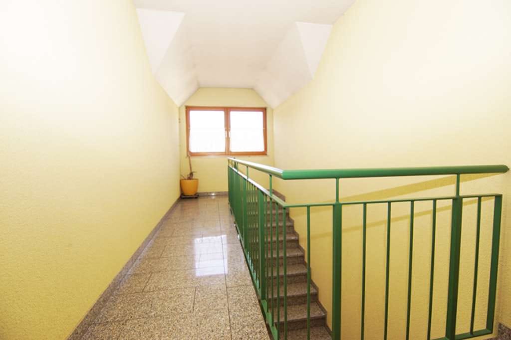 Immobilie in Ammerndorf - Ammerndorf: Freie, schöne 2 Zi. ETW m. Balkon u. Stellplatz in kleinem, gepflegtem Mehrfamilienhaus - Bild 2