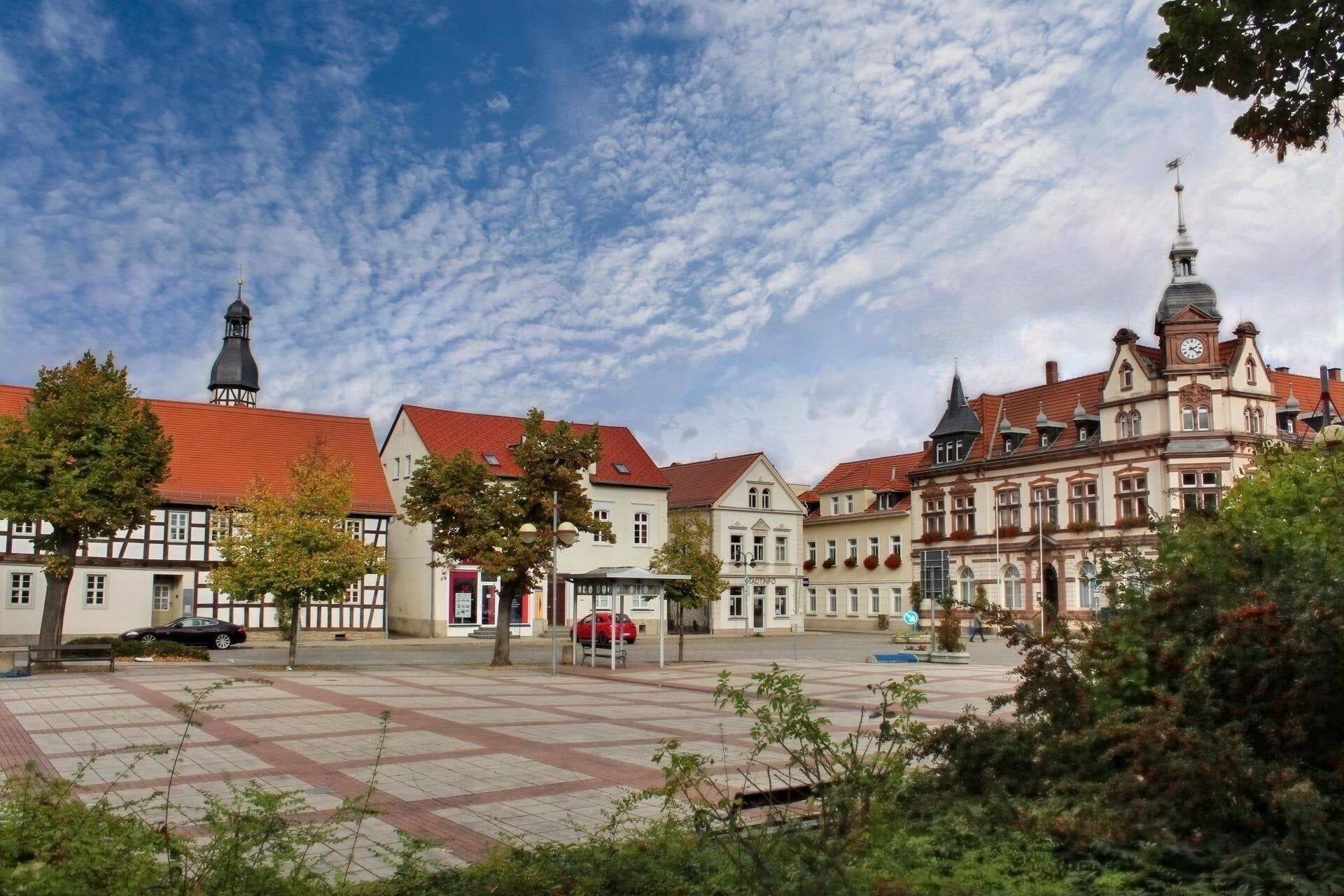 Immobilie in Groitzsch - Vollvermietetes Wohn- und Geschäftshaus in zentraler Marktlage von Groitzsch - Bild 1