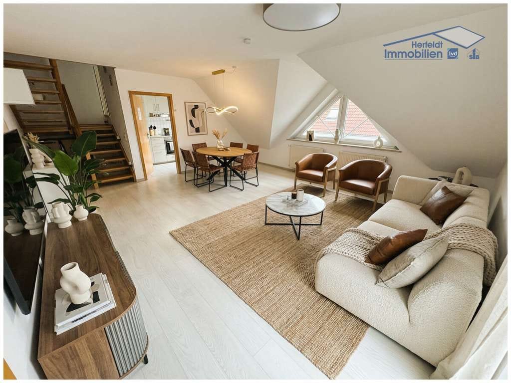Immobilie in Klosterlechfeld - Exklusive 3,5-Zimmer-Maisonette in ruhiger Lage mit Balkon & 4 Stellplätzen - sofort bezugsfrei - Bild 0