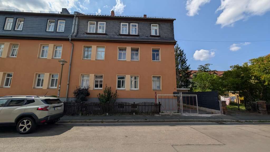 Immobilie in Rudolstadt - Stilvolles Mehrfamilienhaus in Rudolstadt-Schwarza: Drei Wohneinheiten, ruhige Umgebung, starke Rend - Bild 0