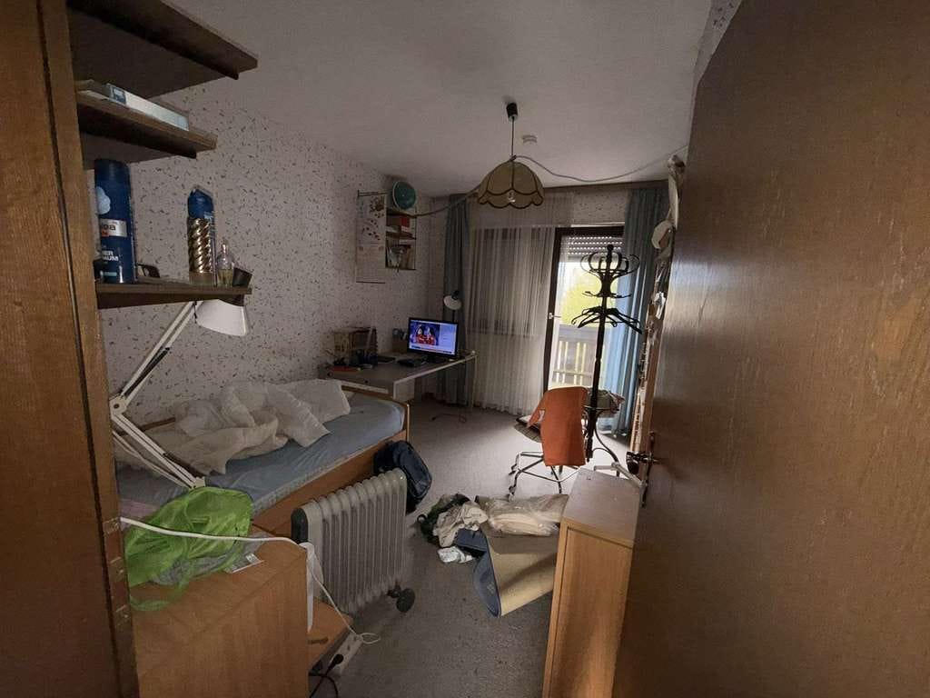 Immobilie in Höchstädt im Fichtelgebirge - Sanierungsbedürftiges Wohnhaus mit großzügigem Grundstück und Nebengebäuden zu verkaufen - Bild 4