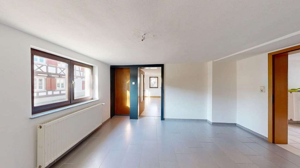 Immobilie in Billigheim-Ingenheim - ~~ RENOVIERUNGSBEDÜRFTIGES FACHWERKHAUS MIT GARAGE, SCHEUNE UND KLEINEM GARTEN ~~ - Bild 3