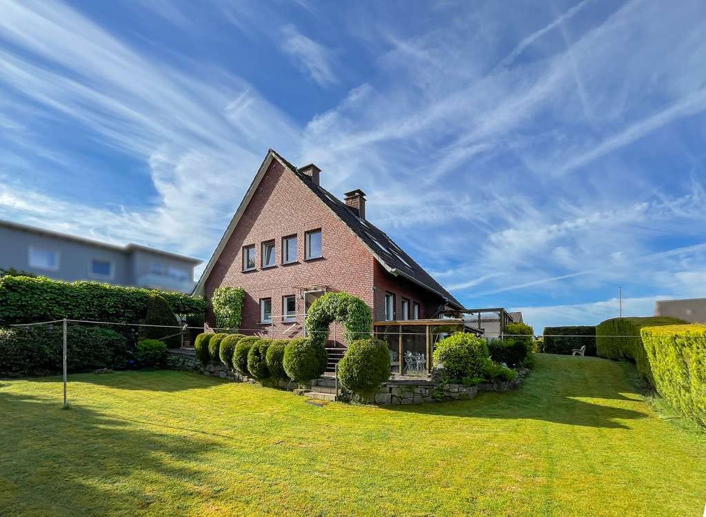 Immobilie in Ibbenbüren - Viel Raum für eigene Ideen: Wohnhaus mit Entwicklungspotenzial in Laggenbeck - Bild 2