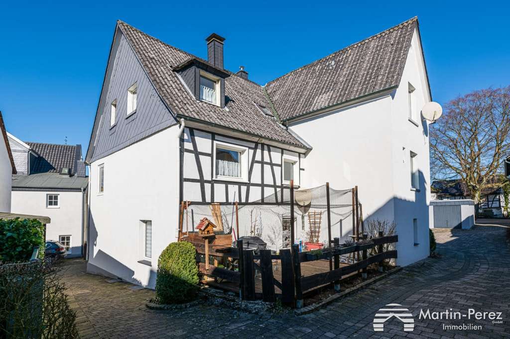Immobilie in Breckerfeld - Gepflegtes Dreifamilienhaus 
(Kapitalanlage und/oder Eigennutzung) - Bild 1