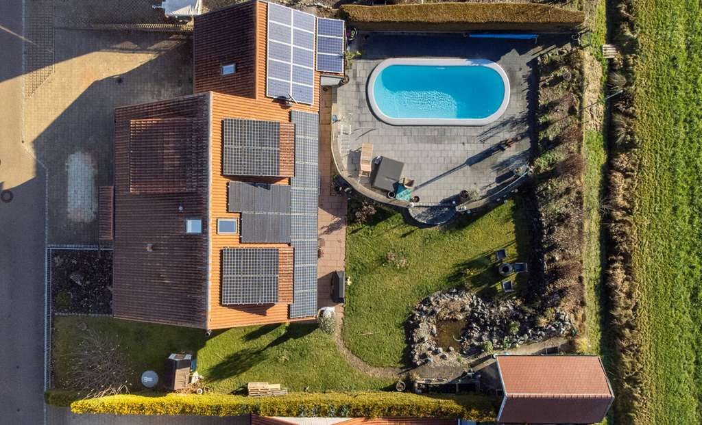 Immobilie in Boos - Komfortables Einfamilienhaus in ruhiger Lage mit Pool, Sauna und Doppelgarage - Bild 2