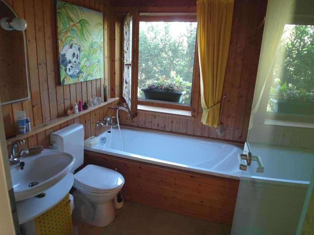 Immobilie in Denkendorf - Einfamilienhaus-Idylle mit
großem Garten im Grünen - Bild 4