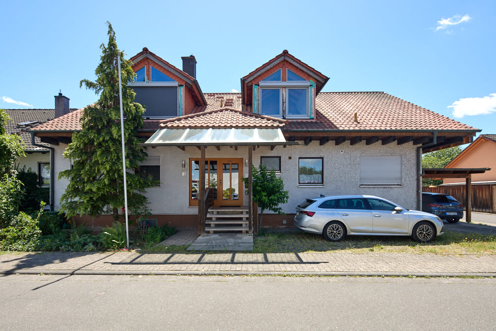 Immobilie in Niedernberg - Wohnen mit Charme!
Großzügige Dachgeschosswohnung mit Wintergarten und Balkon - Bild 2