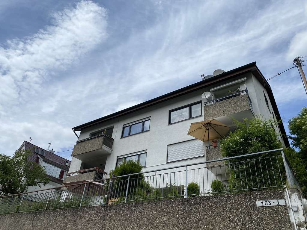 Immobilie in Ludwigsburg - Gepflegte 3,5-Zimmer-Wohnung mit Balkon & Garage - Bild 2