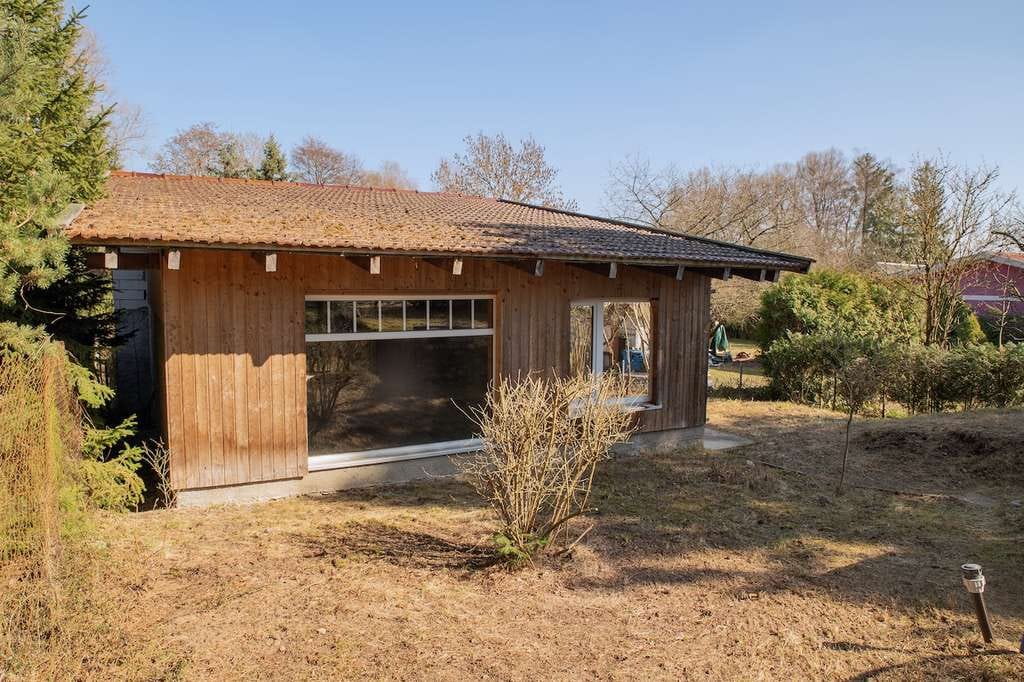 Immobilie in Lychen - Erholungsgrundstück in Hanglage mit Wochenendhaus im Rohbau ohne Ausstattung / ohne Installationen - Bild 4