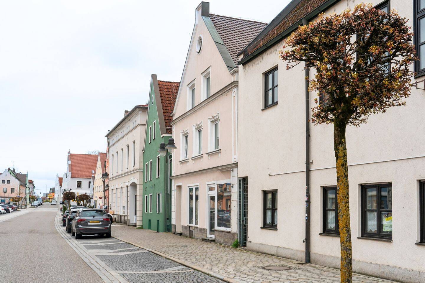 Immobilie in Rain - Über 6 % Rendite: Vollvermietetes Wohn- und Geschäftshaus in bester Lage mit insgesamt 2 Einheiten - Bild 2
