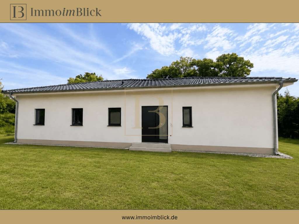 Immobilie in Rätzlingen - Exklusiver Erstbezug: Design-Neubau-Bungalow mit High-End-Ausstattung - Bild 0