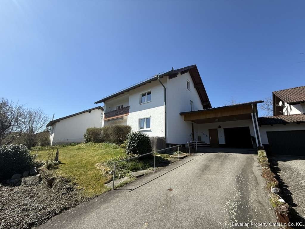 Immobilie in Mitterfels - Ein Traum für Gartenliebhaber - Renoviertes Einfamilienhaus in Mitterfels - Bild 0