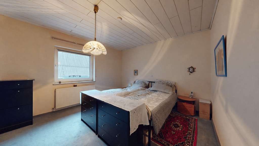 Immobilie in Eckelsheim - Einziehen & gestalten: Mit Innenhof und Garten in ruhiger Lage - Bild 2