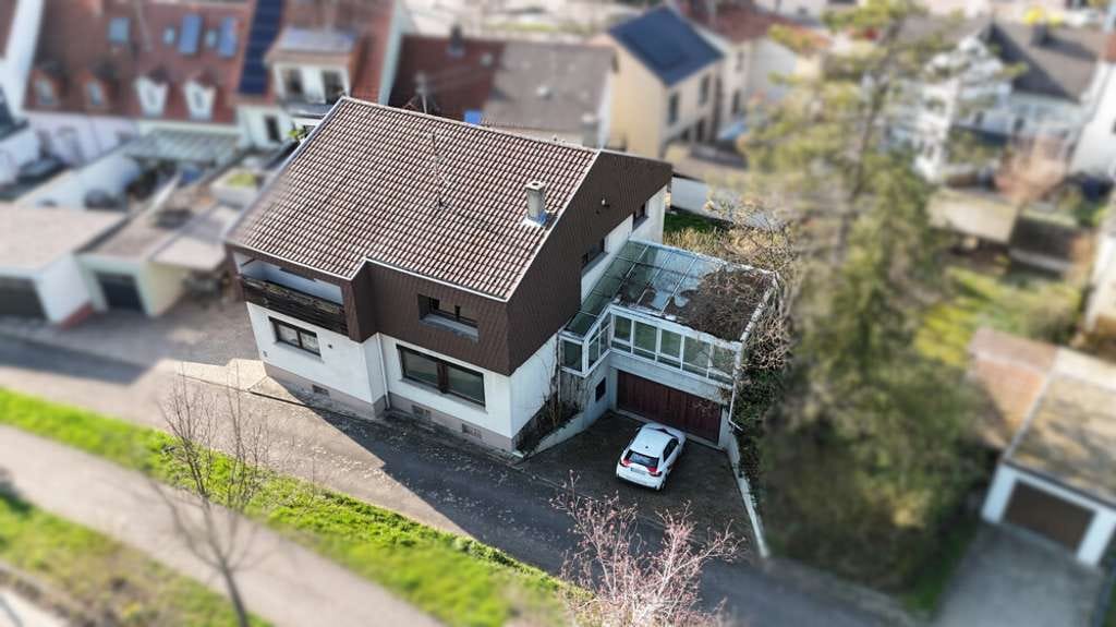 Immobilie in Wiesloch - Großzügige Wohneinheit in zentraler Lage von Wiesloch mit viel Potenzial - Bild 0