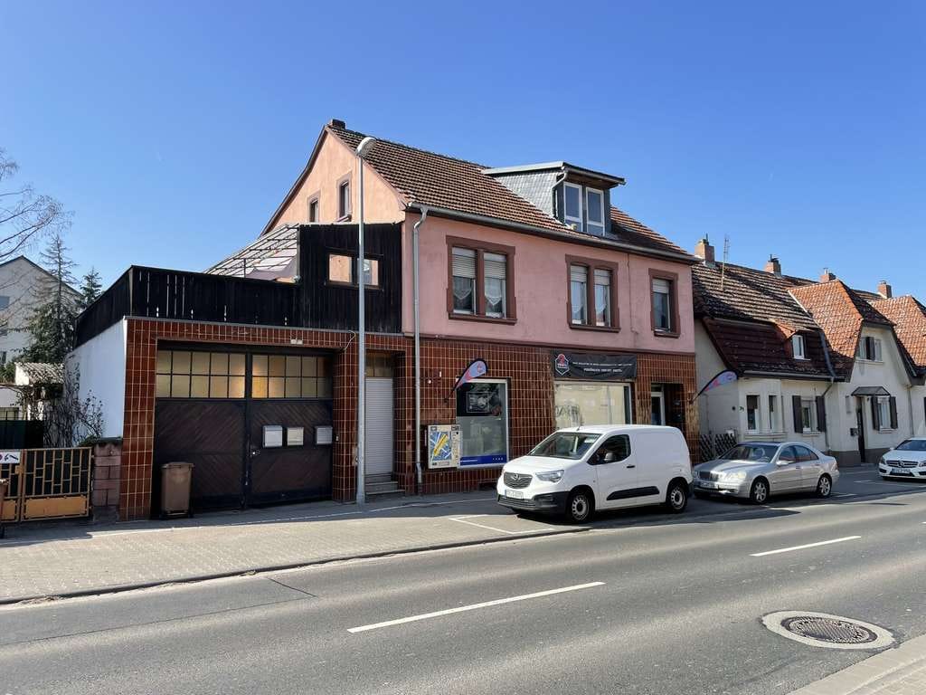 Immobilie in Ingelheim am Rhein - Mehrfamilienhaus mit tollem Grundstück und Entwicklungspotenzial in Ingelheim - Bild 0