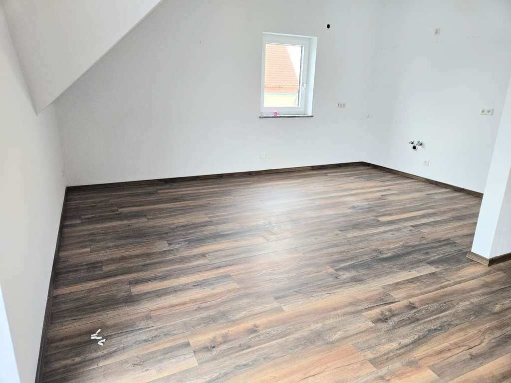 Immobilie in Thierhaupten - Exklusive Wohnung inkl. großer Garage, Wohnraumerweiterungs- und Kaminanschlussmöglichkeit - Bild 3
