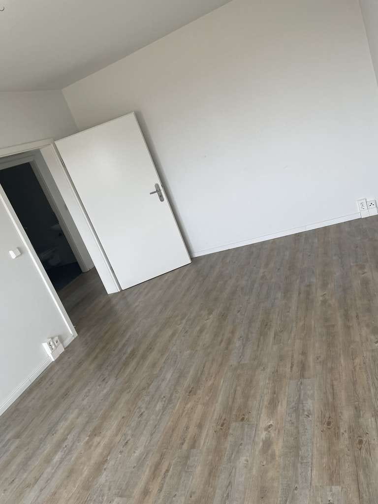 Immobilie in Peenemünde - Renovierte 4-Zimmer-Wohnung im 4. OG mit Balkon in Peenemünde - Bild 3