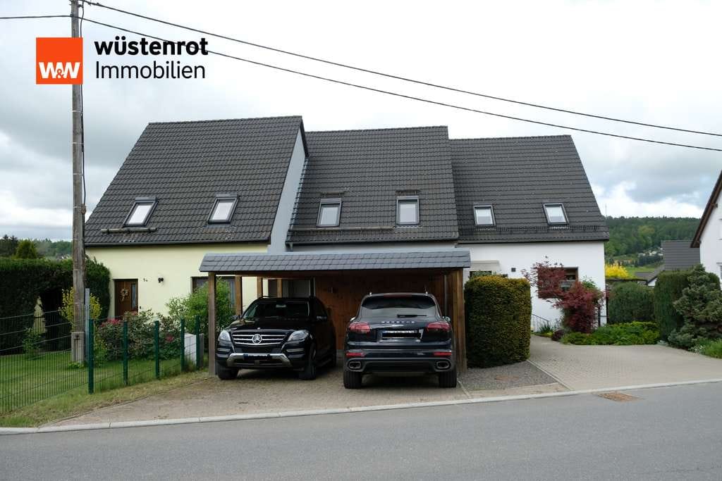 Immobilie in Gornau - Traumhaftes Reihenmittelhaus mit Weitblick ins Erzgebirge – stilvoll renoviert und bezugsfertig - Bild 0