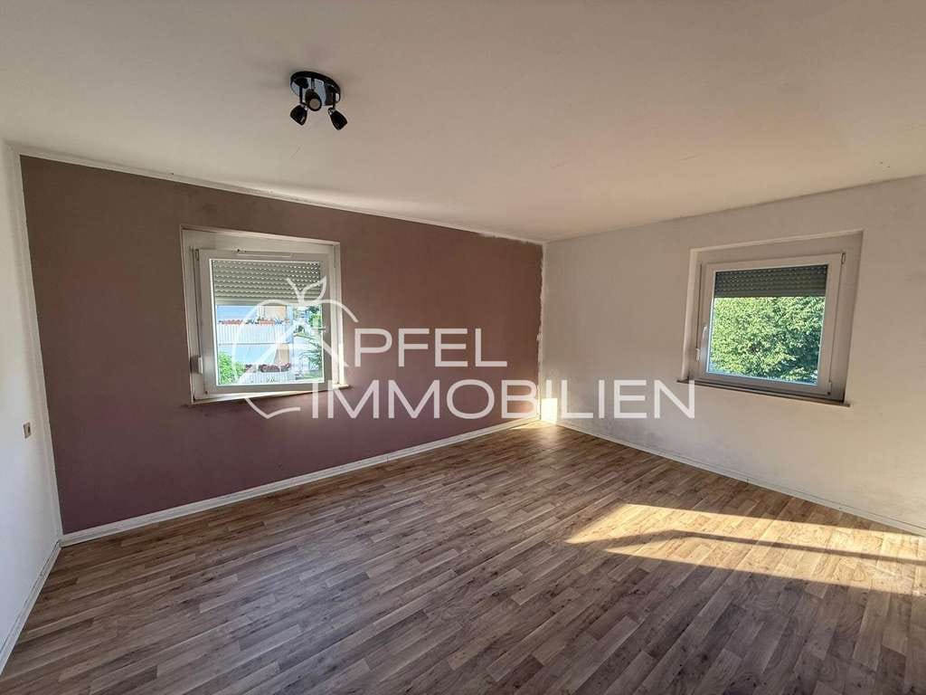 Immobilie in Denkendorf - 4-Zimmer Etagenwohnung mit Balkon und Stellplatz - Bild 0