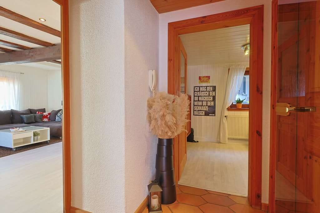 Immobilie in Schmitten - HTI |  Historisches Einfamilienhaus mit Sonnenterrasse, liebevoll saniert in Schmitten - Bild 3