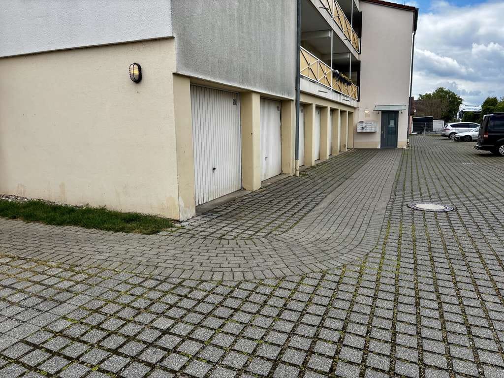 Immobilie in Diedorf - Top geschnittene 5-Zimmer-Gartenwohnung mit Terrasse - ideal für Familien oder Kapitalanleger - Bild 2