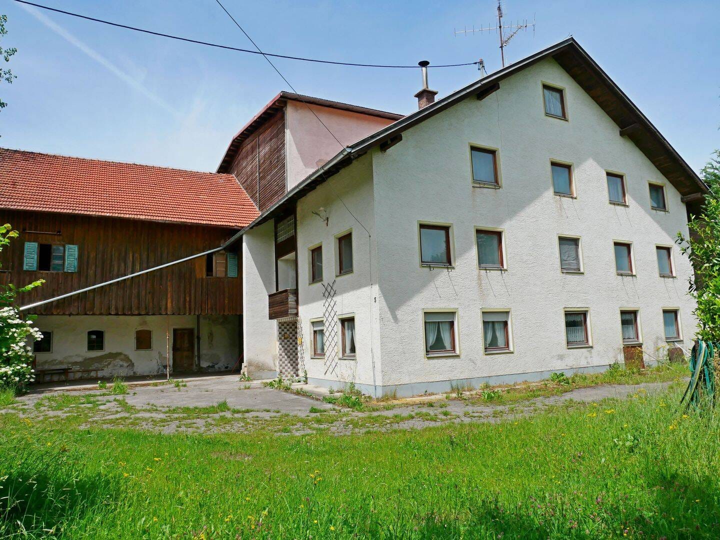 Immobilie in Aitrang - Bauernhaus in Weilerrandlage zw. Kempten u. Marktoberdorf im schönen Ostallgäu mit schöner Bergsicht - Bild 1
